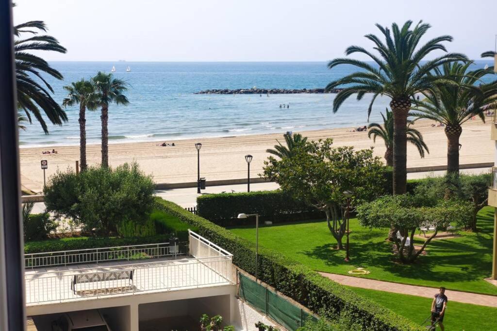 Apartamento recién reformado en primera línea con vistas a la playa de la Almadraba Benicàssim Exterior foto