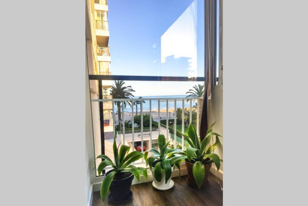 Apartamento recién reformado en primera línea con vistas a la playa de la Almadraba Benicàssim Exterior foto